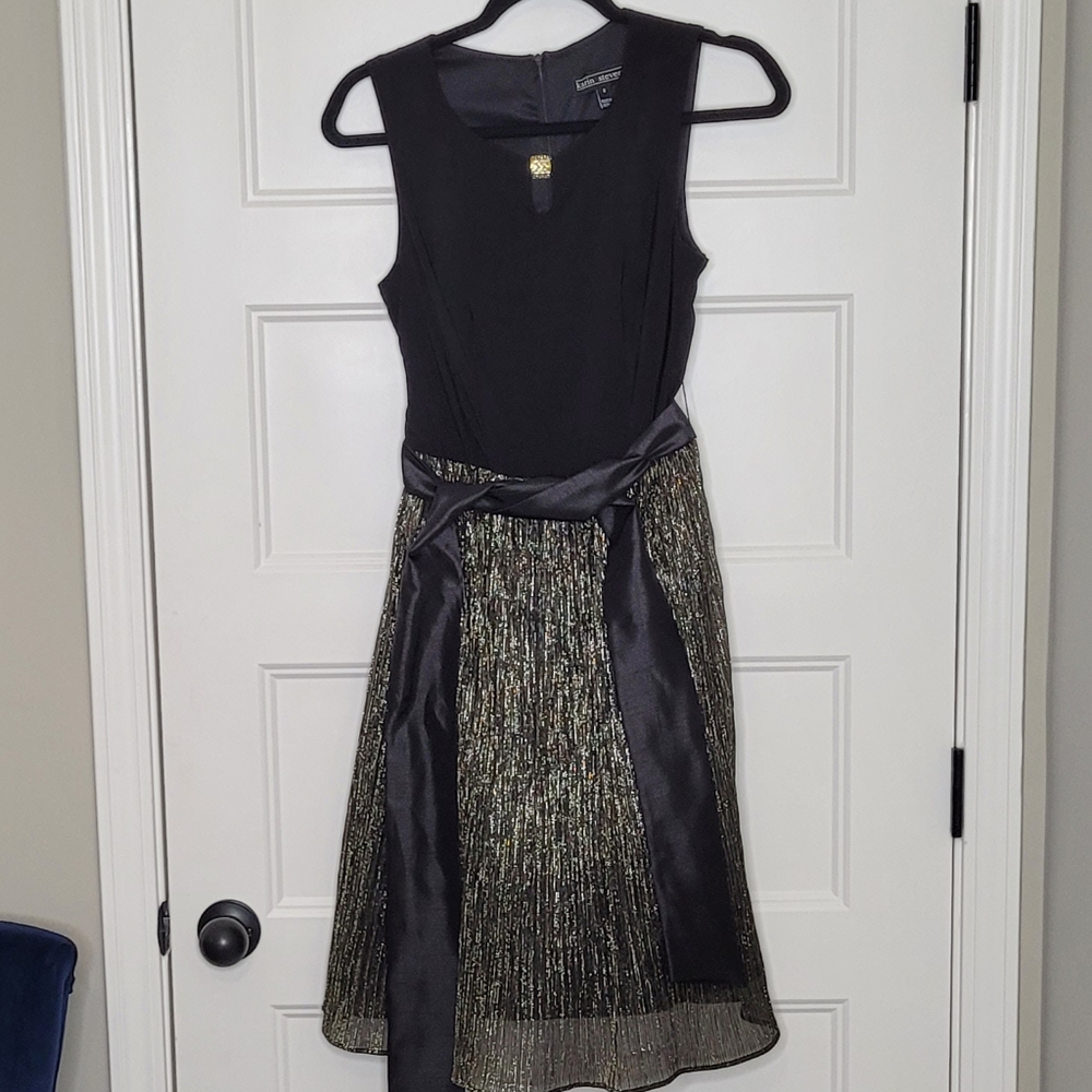 Karin Stevens Size 6 Dress w Belt